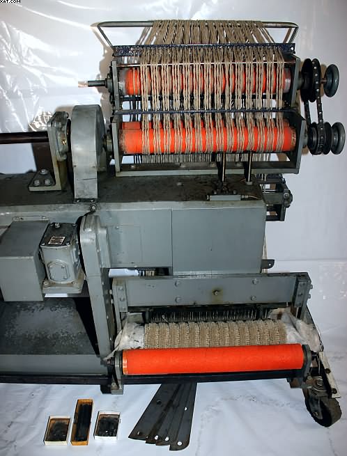 TUFTING MACHINE CO. Model 13-31,